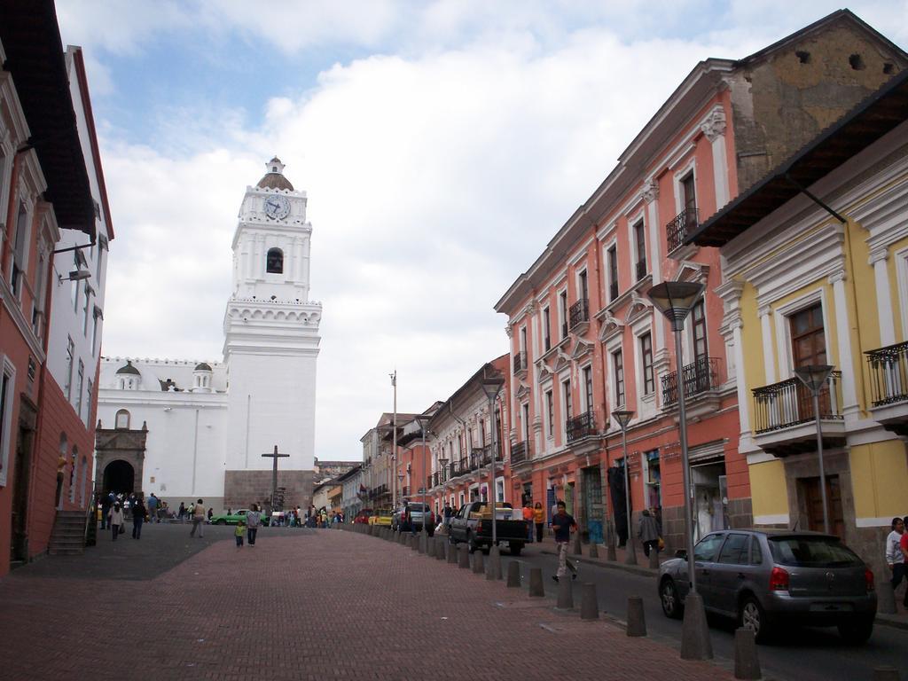 Hotel Interamericano Quito Exterior foto