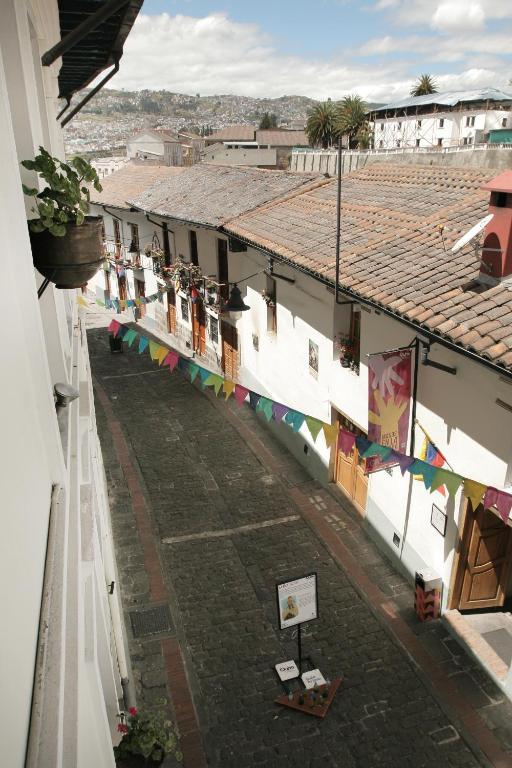 Hotel Interamericano Quito Exterior foto